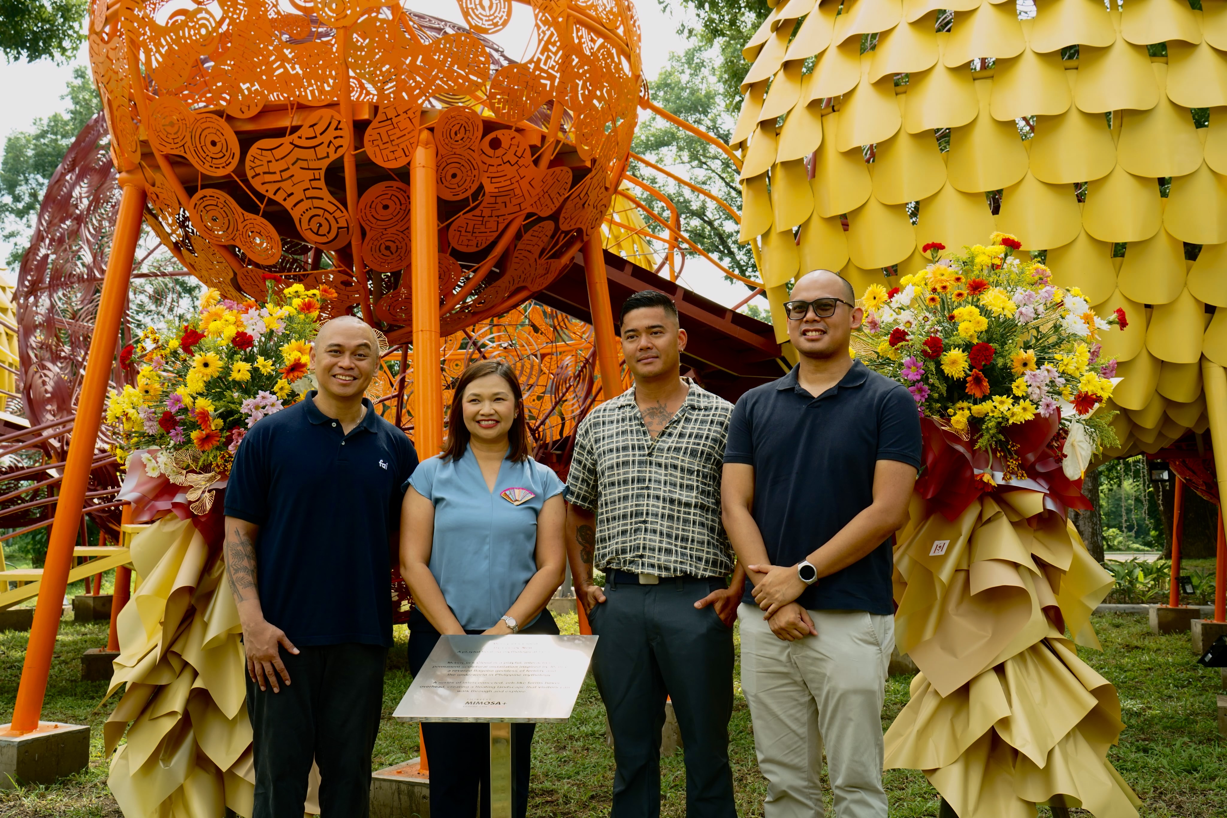 The installation was formally unveiled in the presence of Don Ubaldo, First Vice President and Head of Filinvest Townships; Leeroy New, the artist behind Mebuyan’s Cloud; and Atty. Noelle Mina Meneses, Vice President for Business Development and Business Enhancement Group of Clark Development Corporation.